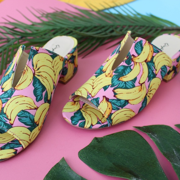 🚨LAST PAIR!!//The Chica//Yellow banana print Mule - Picture 6 of 8
